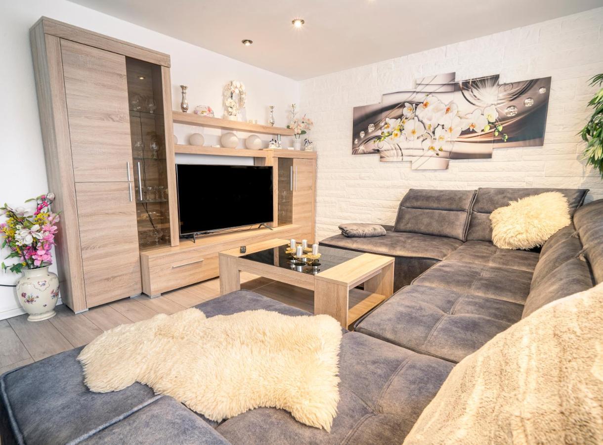 Truth Fuer 5 - King Size Betten, Kamin, Garten, Xxl Couch, Smart-Tv Dortmund Exterior photo